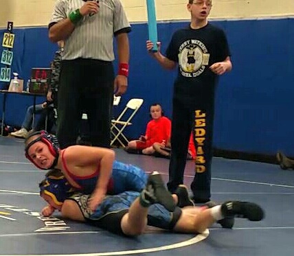 Nicky throwing crossface Nicky throwing crossface